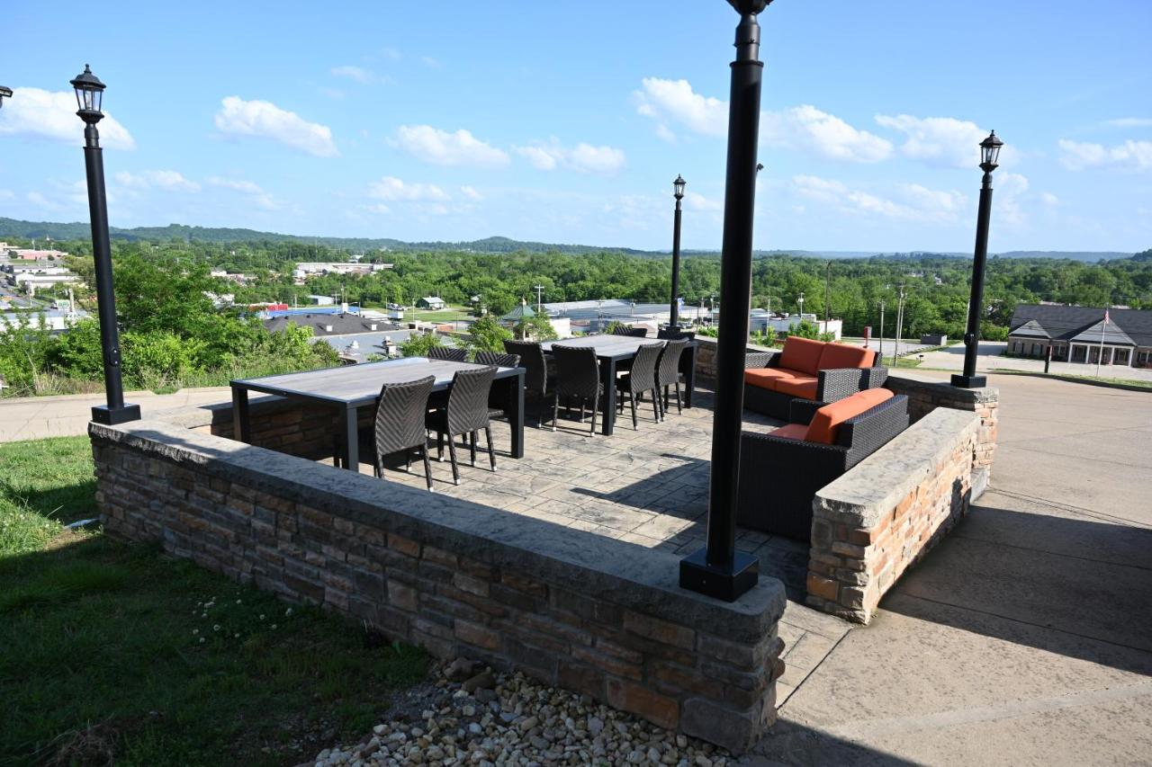 Giles Hotel Inn And Suites Pulaski Exterior foto