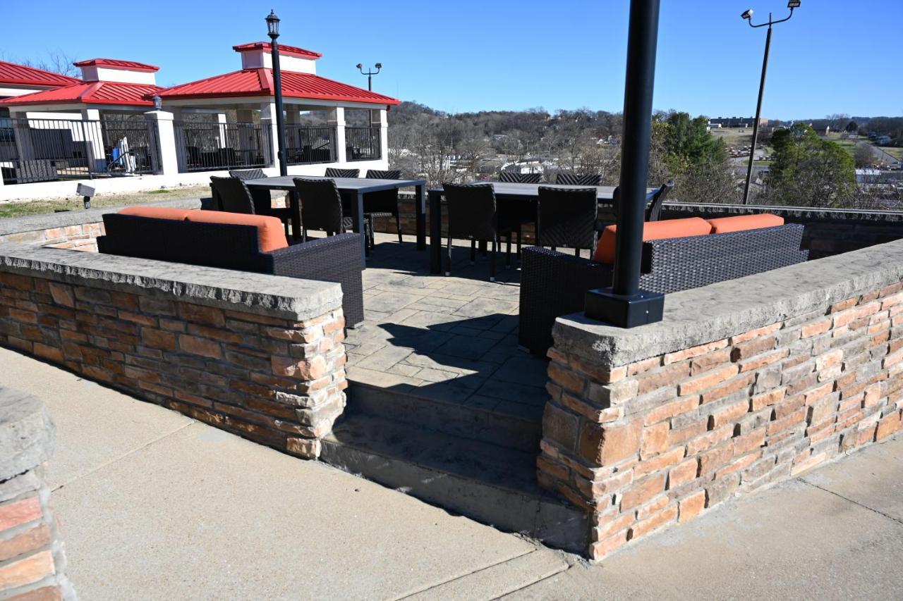 Giles Hotel Inn And Suites Pulaski Exterior foto